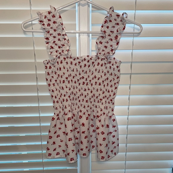 ⚡️RUFFLE FLOWER TOP⚡️ - Picture 1 of 1